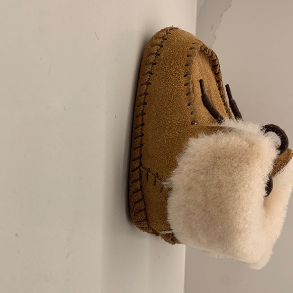 New baby UGG boots sz 2/3 - Picture 3 of 7